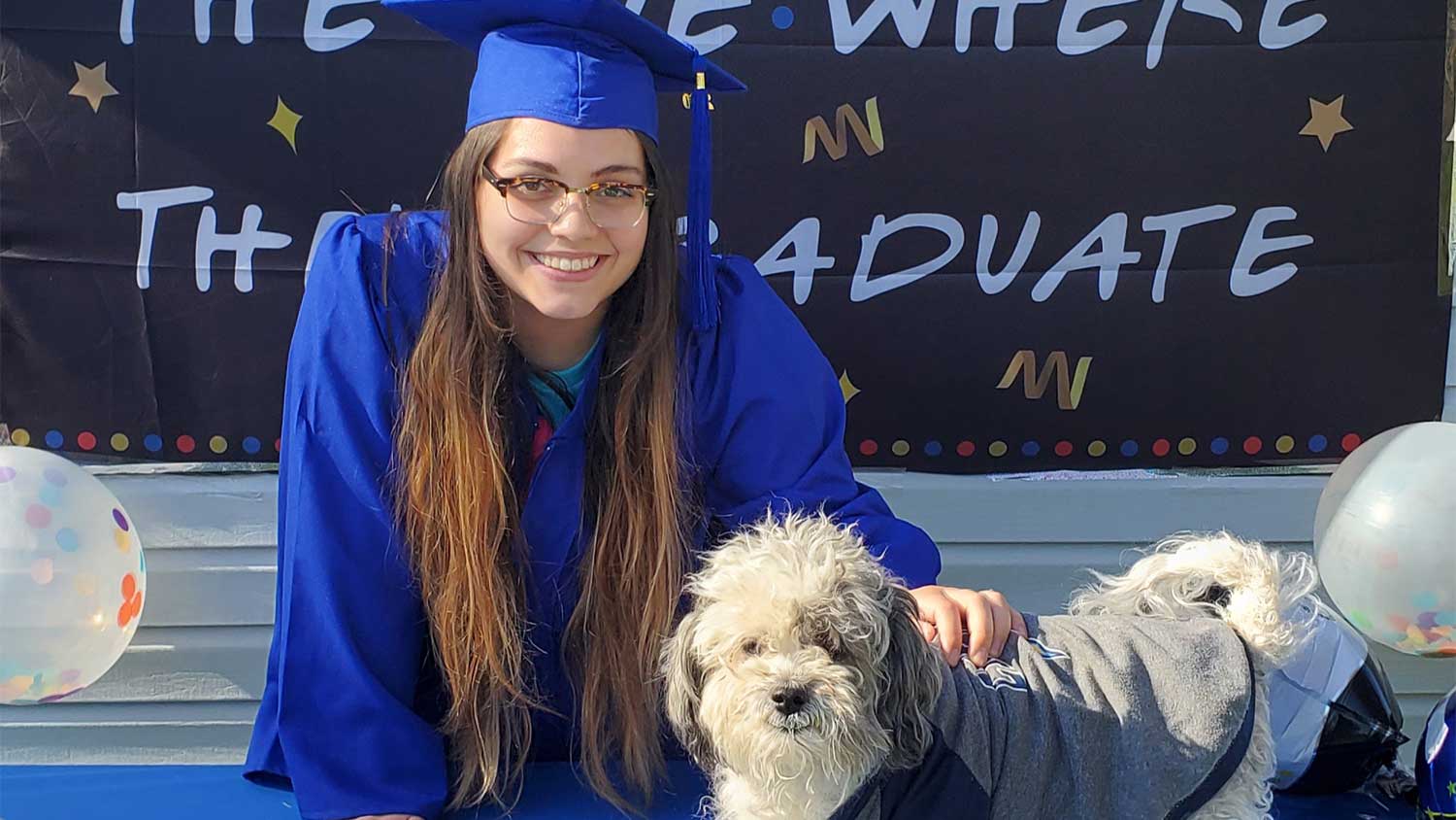 Mariely Torres graduation photo